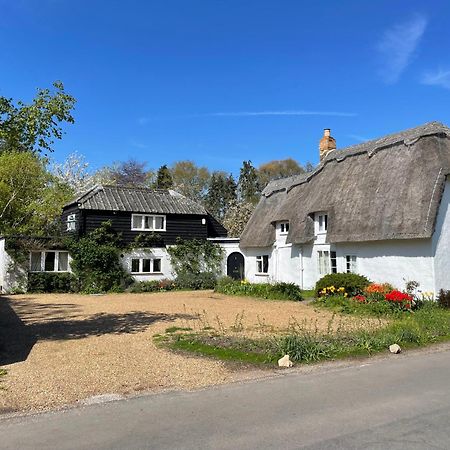 Beautifully Appointed One-Bedroom Cottage Shepreth Exterior foto